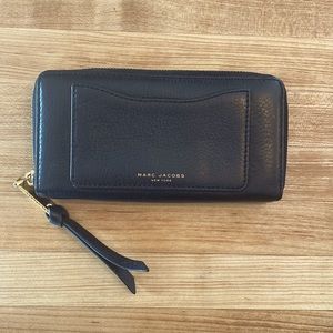 Marc Jacobs Black Leather Wallet, like new